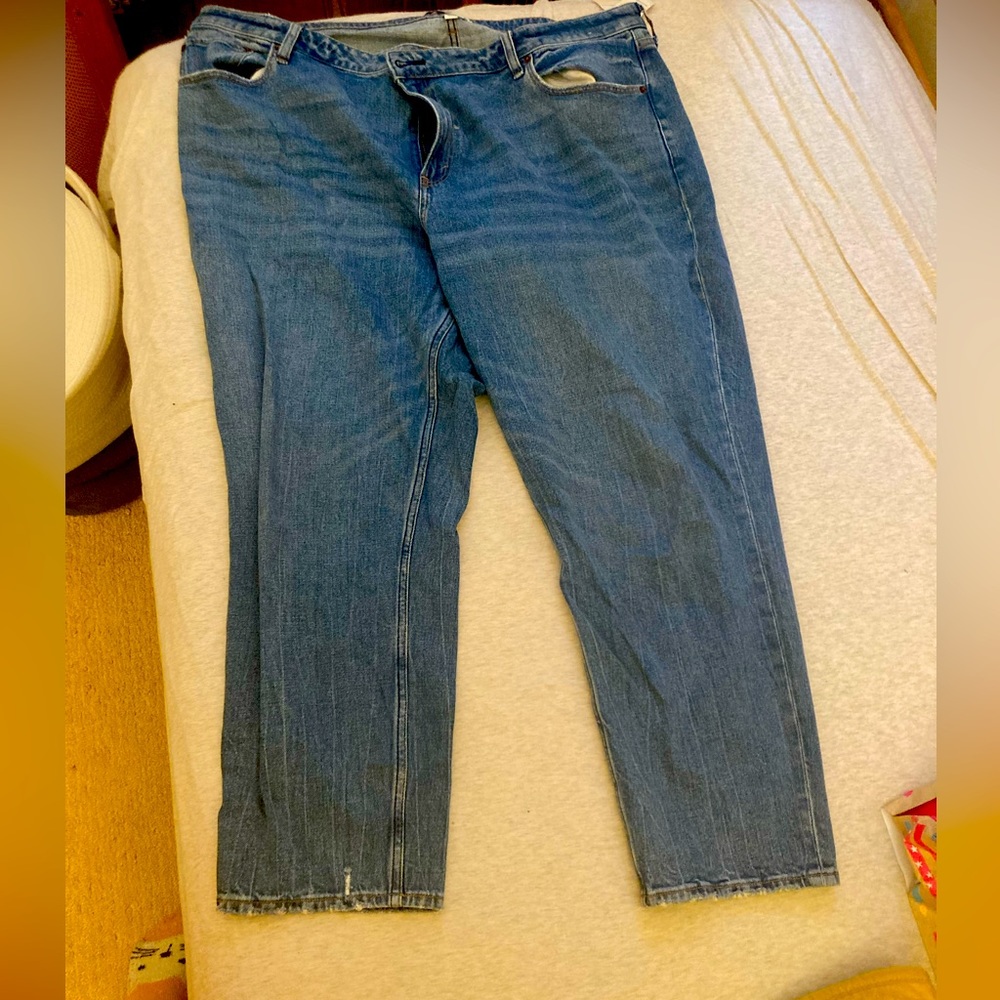 Abercrombie Curve Love High Rise Mom Jeans